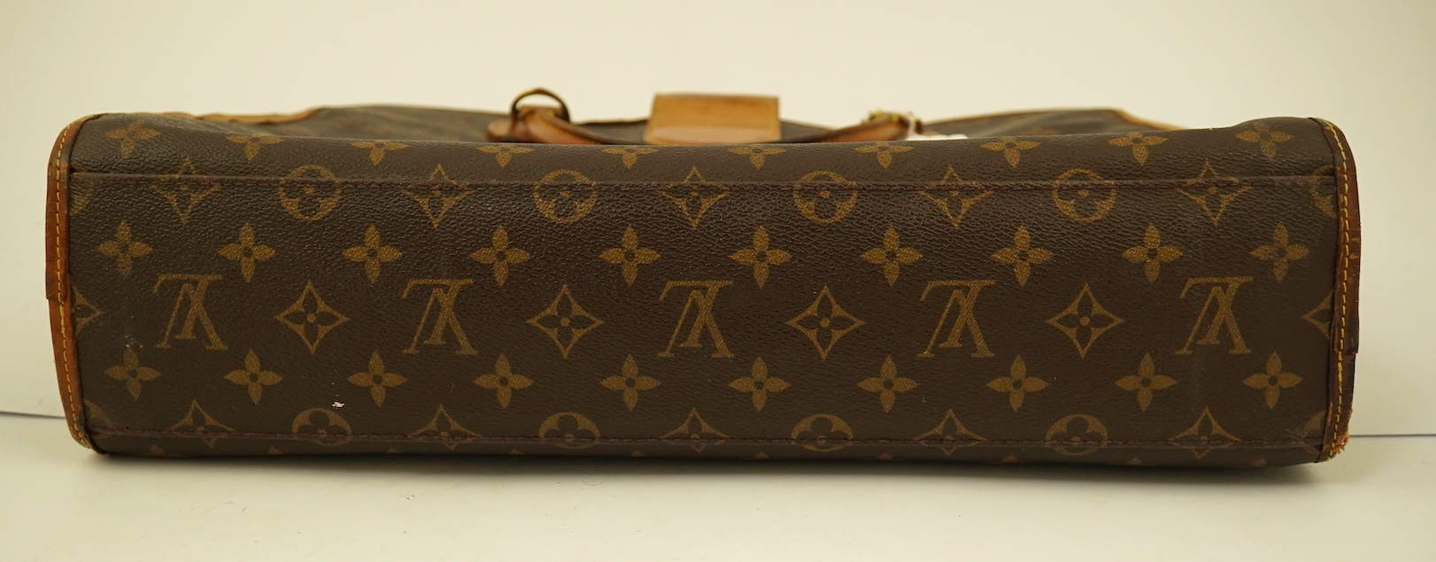 A Louis Vuitton handbag